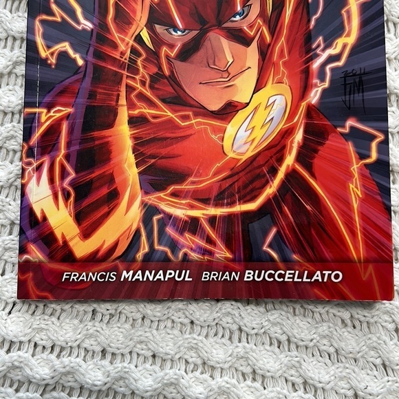 Dc comics • the flash volume 1 move forward book - Picture 3 of 13